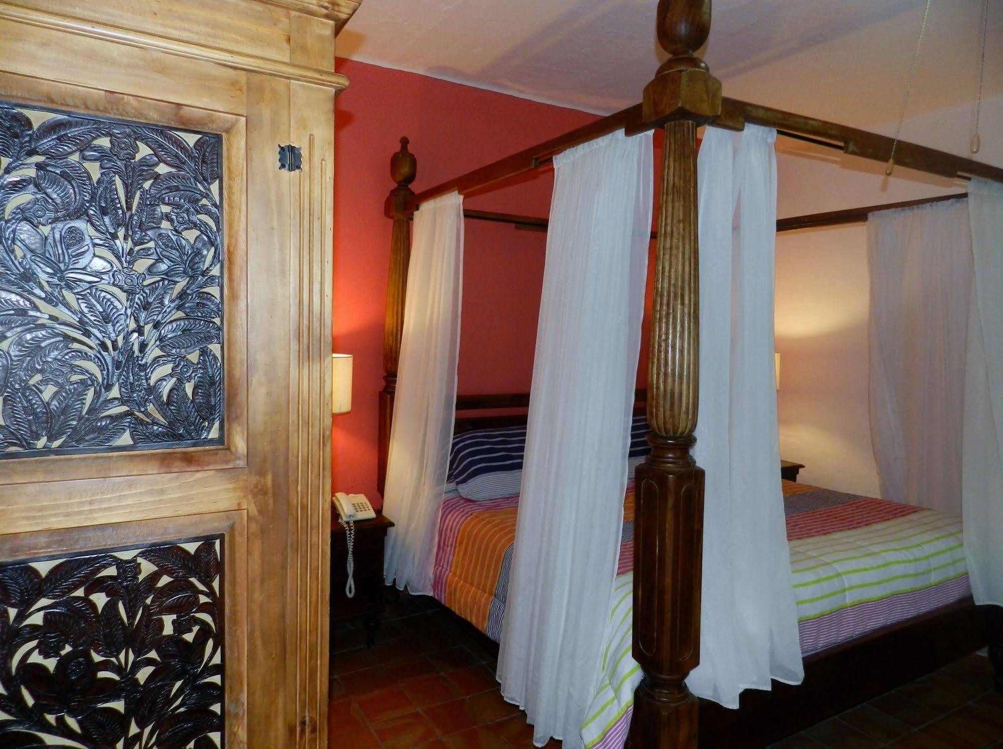 Hotel Rosa Morada Tlaquepaque Exterior foto